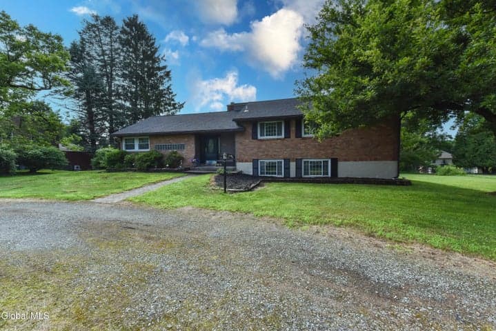 144 Ashdown Road, Clifton Park, NY, photo 2
