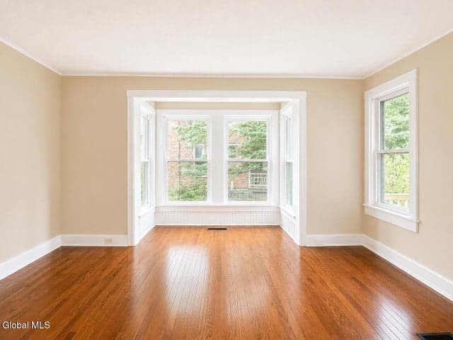 9 Grove Avenue, Glens Falls, NY, photo 4