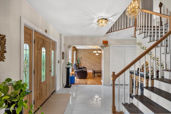 7 Ledgewood Drive, Brunswick, NY, photo 2