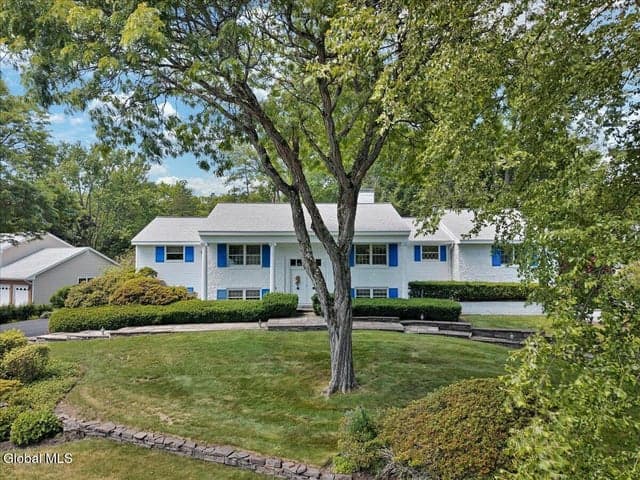 19 Momrow Court, Menands, NY, photo 2