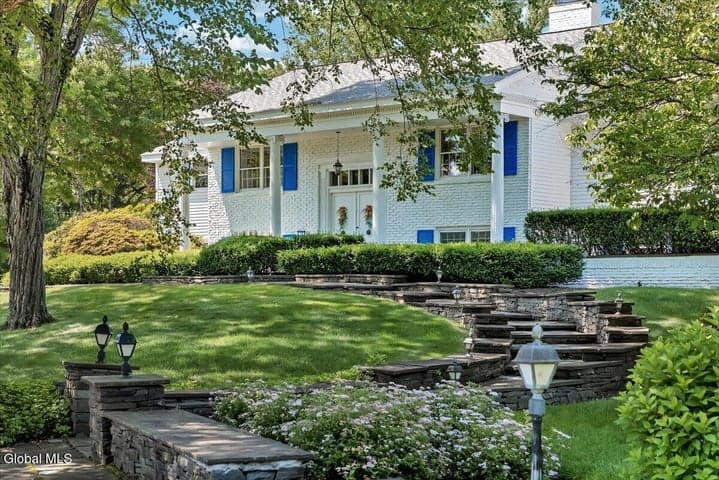 19 Momrow Court, Menands, NY, photo 1
