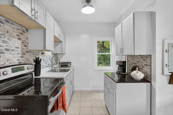 267 Poplar Avenue, Valley Falls, NY, photo 5