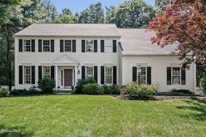 22 Parkside Trail, Clifton Park, NY