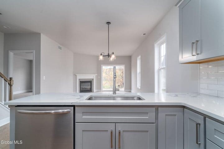 49 Priddle Lane, Latham, NY, photo 5