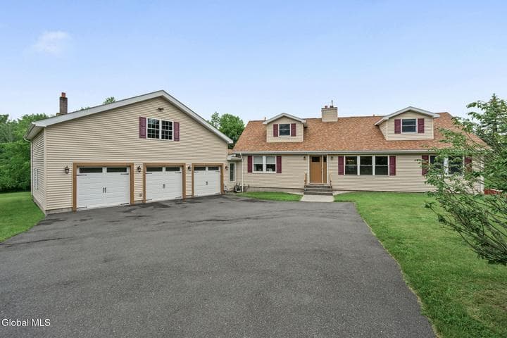 1567 Best Road, East Greenbush, NY