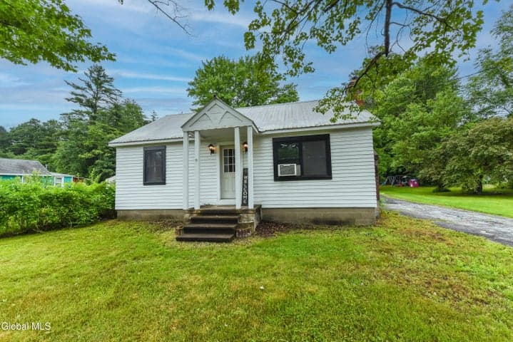 54 E River Drive, Lake Luzerne, NY