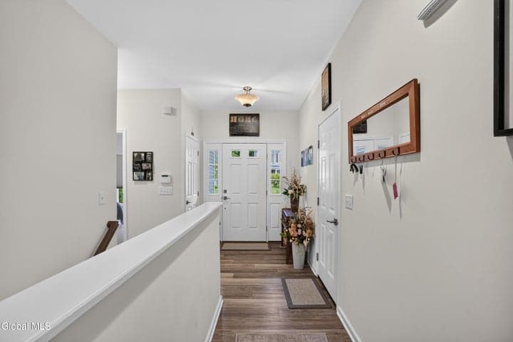 14 Julia Rose Court, Glenmont, NY, photo 3