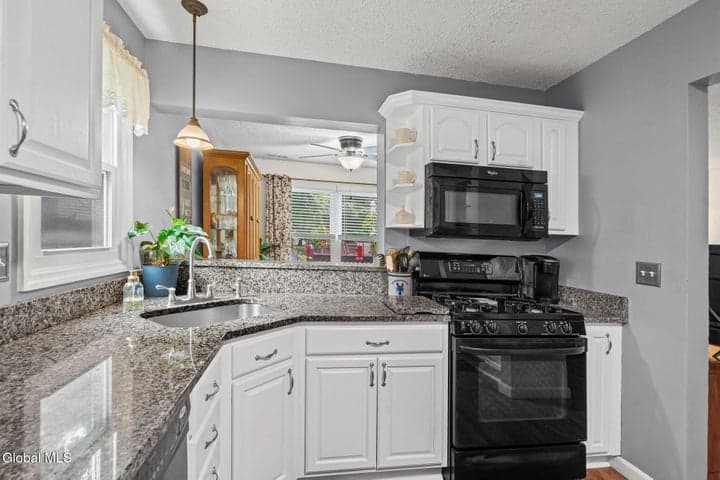 60 Stoney Creek Drive, Clifton Park, NY, photo 4