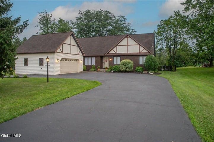 7 James Drive, Waterford, NY, photo 5