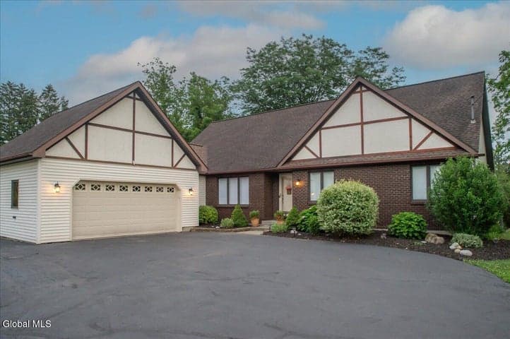 7 James Drive, Waterford, NY