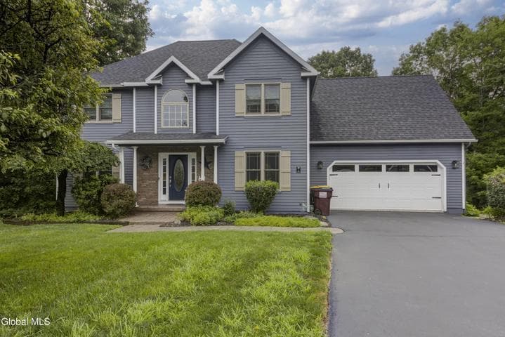 3 Tyler Drive, East Greenbush, NY