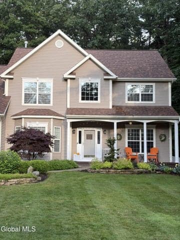 4 Fenimore Place, Wilton, NY