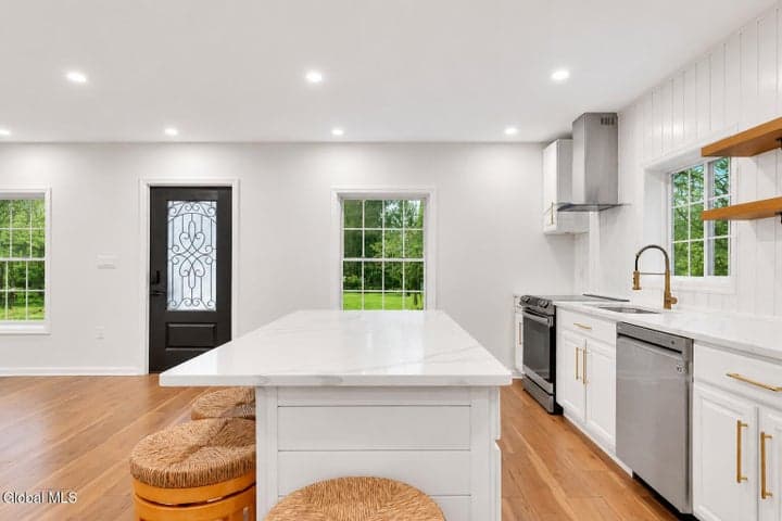 64 Green Island Avenue, Latham, NY, photo 2