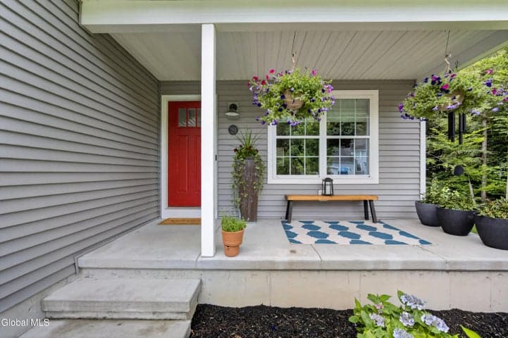 21 Timbira Drive, Wilton, NY, photo 4