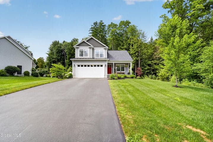 21 Timbira Drive, Wilton, NY, photo 2