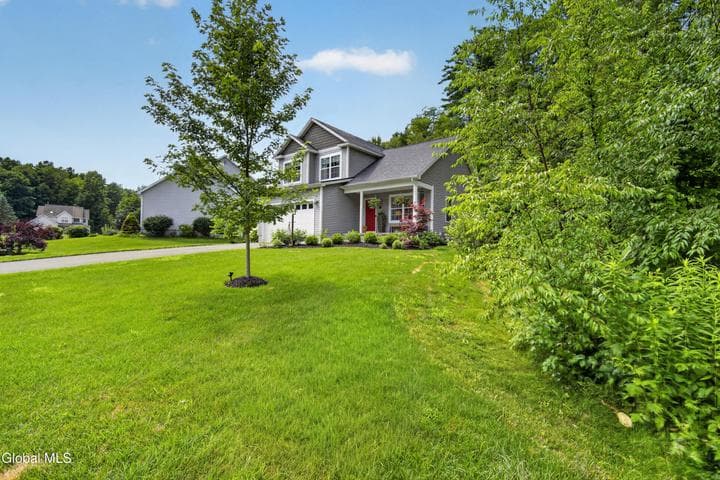21 Timbira Drive, Wilton, NY, photo 3