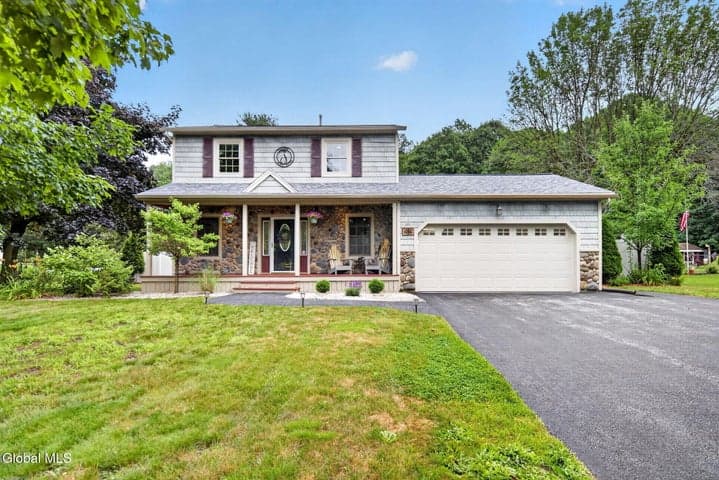 1038 Laural Lane, Malta, NY