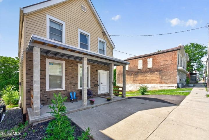 1053 Broadway, Rensselaer, NY