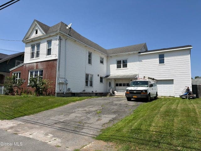 11 Hemstreet Avenue, Schaghticoke, NY