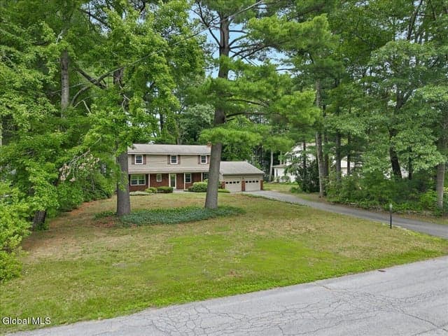 9 Chestnut Lane, Clifton Park, NY, photo 3
