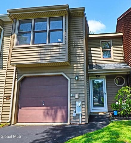 42 Westchester Drive, Clifton Park, NY