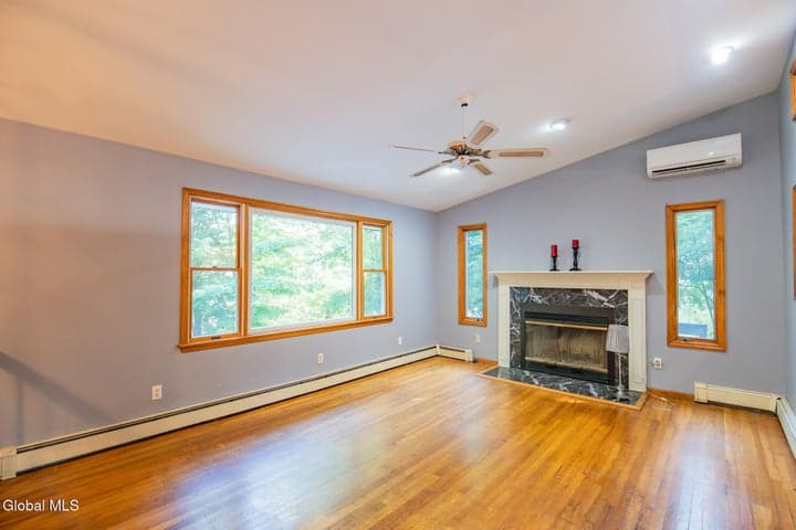 99 Traver Road, Wilton, NY, photo 4