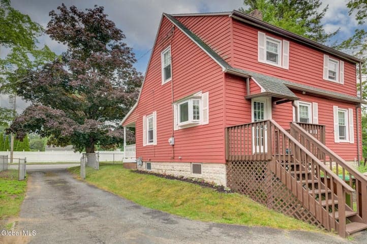 221 Schoolhouse Road, Guilderland, NY, photo 3