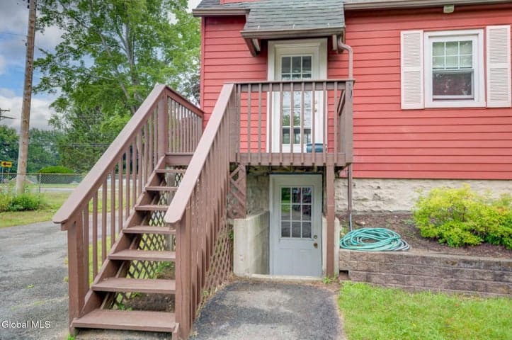 221 Schoolhouse Road, Guilderland, NY, photo 5