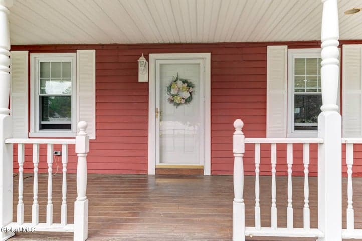 221 Schoolhouse Road, Guilderland, NY, photo 2