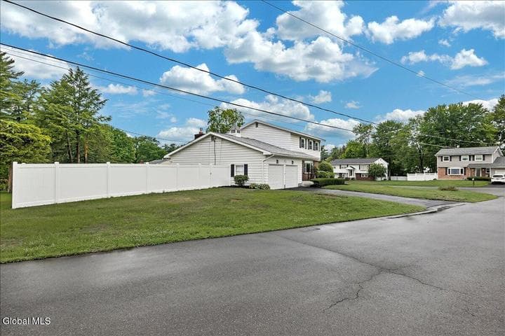 8 Woodland Drive, Colonie, NY, photo 4