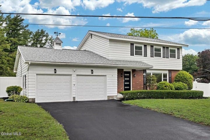 8 Woodland Drive, Colonie, NY, photo 2