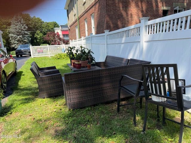 18 Summit Avenue, Troy, NY, photo 2