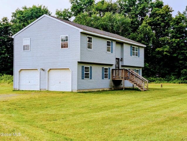 38 Bentley Road, Hudson Falls, NY