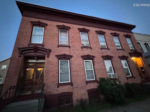 1622 4th Avenue, Watervliet, NY