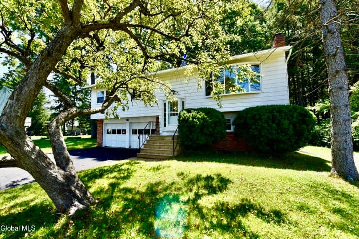 4 Cedar Court, Schenectady, NY, photo 2