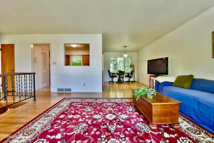 4 Cedar Court, Schenectady, NY, photo 3