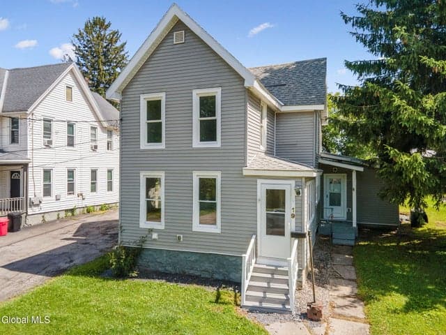 19 Matthew Street, Johnstown, NY, photo 3