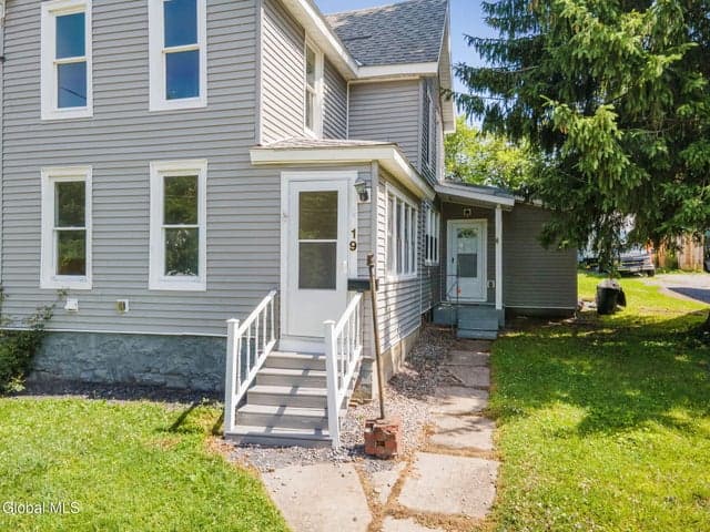 19 Matthew Street, Johnstown, NY, photo 2