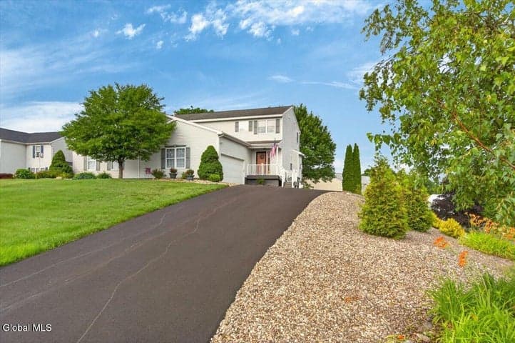 1 Erie Court, Waterford, NY, photo 2