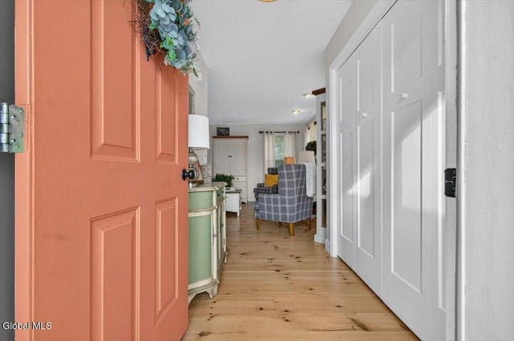 1 Erie Court, Waterford, NY, photo 3