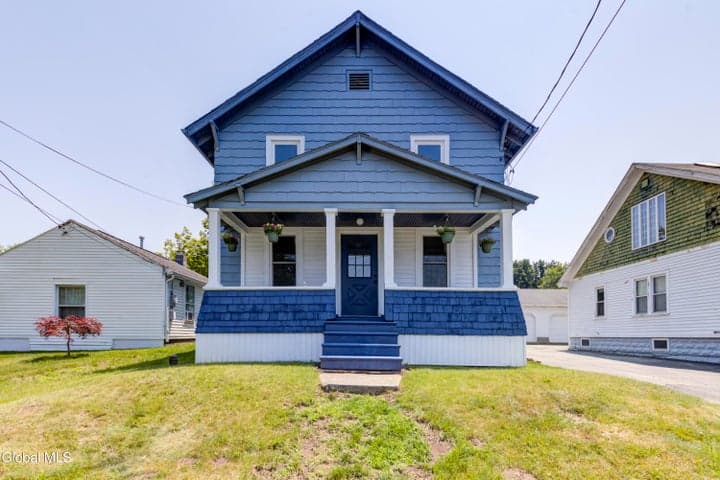 32 Fullerton Avenue, Colonie, NY