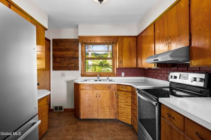 341 Master Street, Valley Falls, NY, photo 5