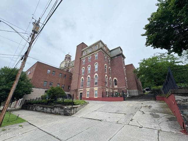 192 9th Street, Troy, NY, photo 1