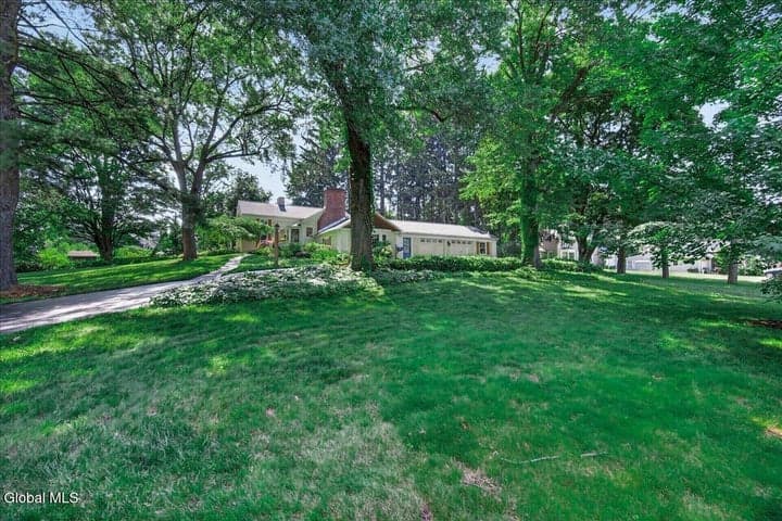 1916 E Country Club Drive, Niskayuna, NY, photo 4