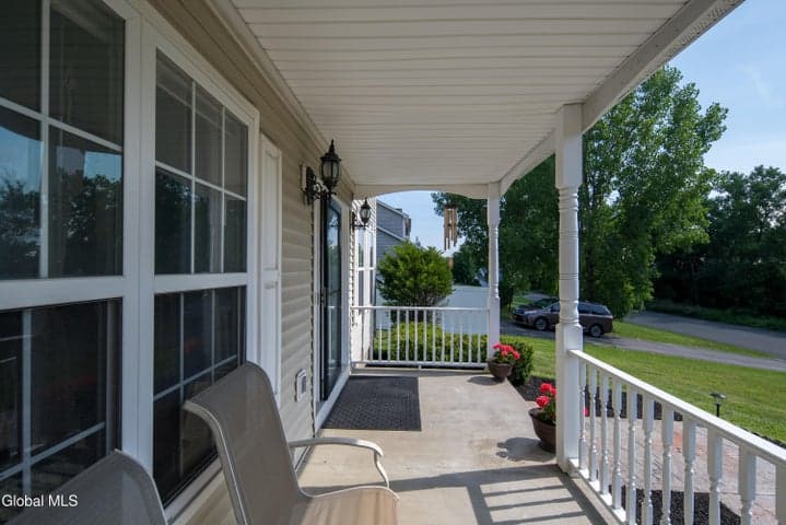 41 Utica Avenue, Latham, NY, photo 4