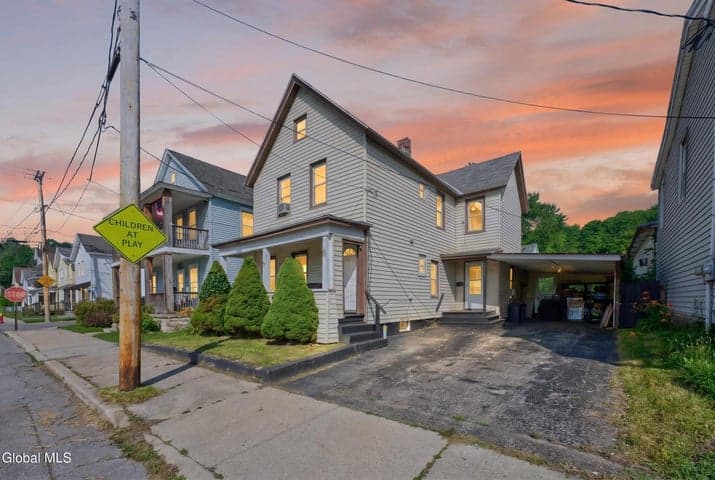 36 Broad Street, Amsterdam, NY