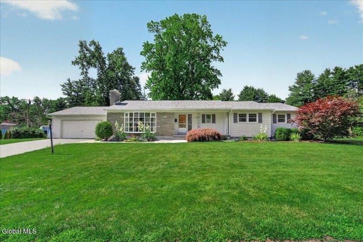2264 Preisman Drive, Niskayuna, NY