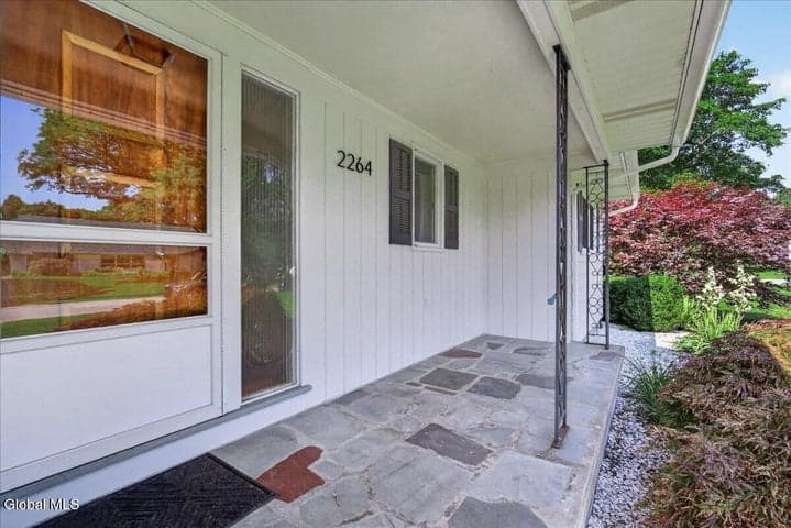 2264 Preisman Drive, Niskayuna, NY, photo 3