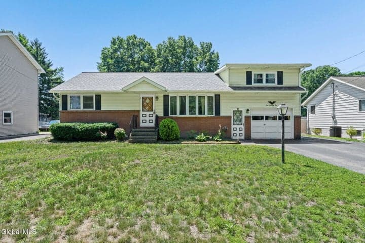 172 Dahlia Street, Rotterdam, NY
