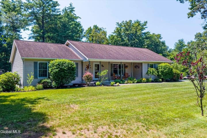 10 Snowberry Lane, Wilton, NY, photo 2